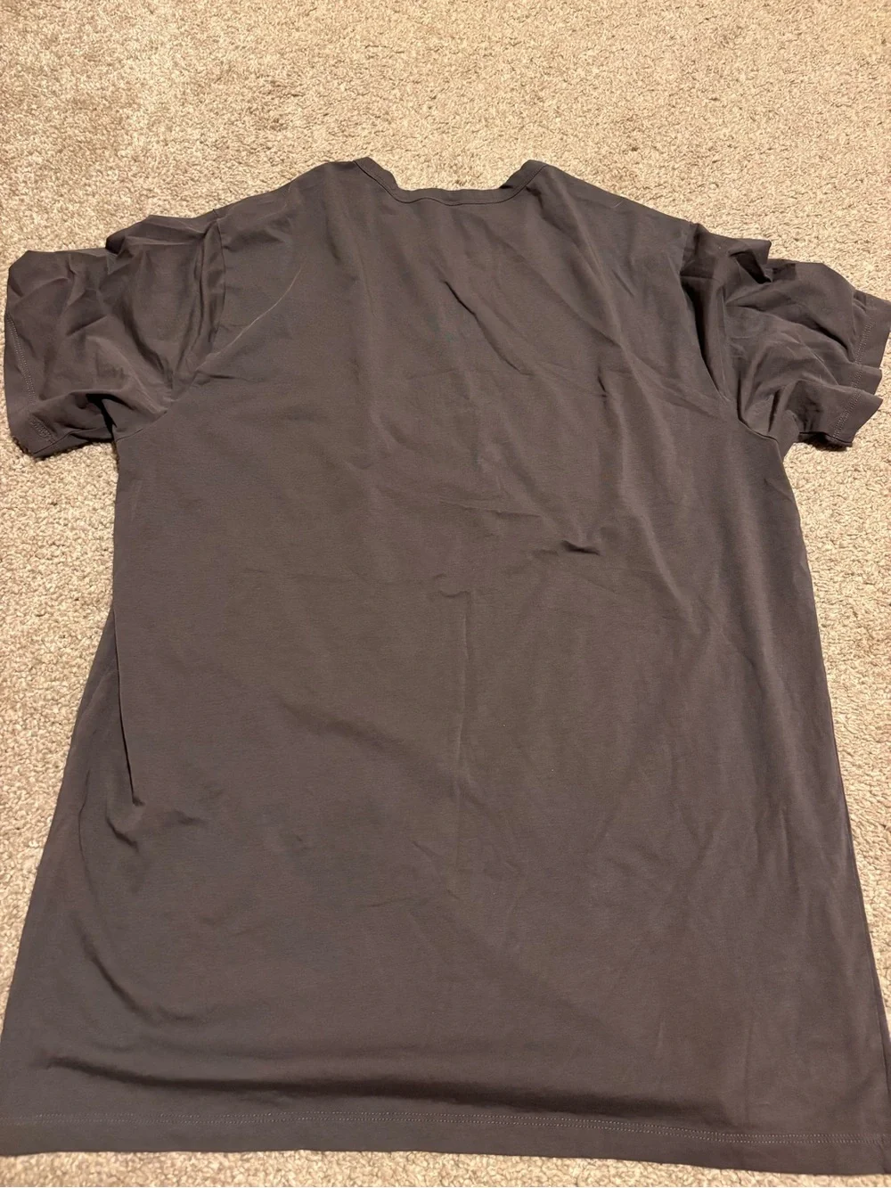 Vuori Short Sleeve Pocket Tee in Charcoal Gray